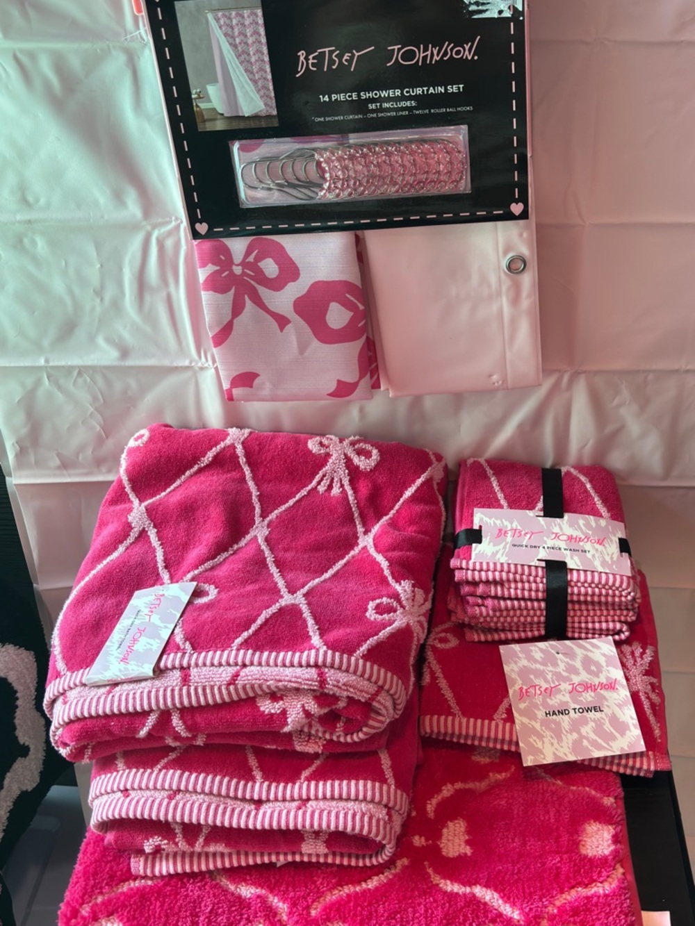 Betsey Johnson Rare Rows of Bows Coquette Bath Set